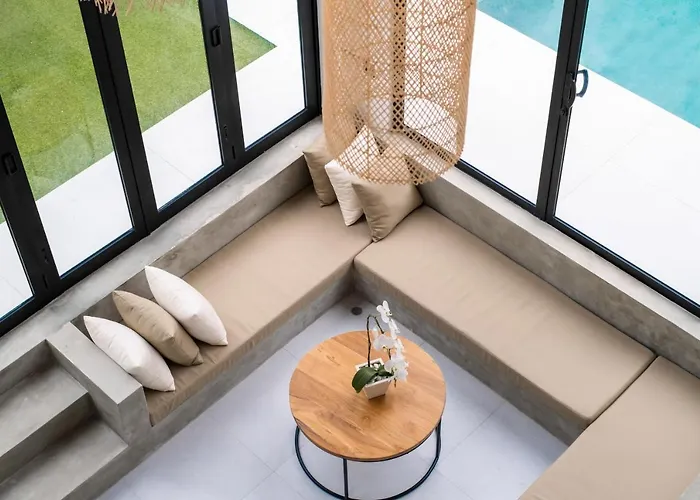 Woody Pererenan Villa