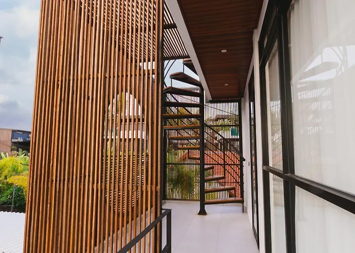 Woody Pererenan Villa *
