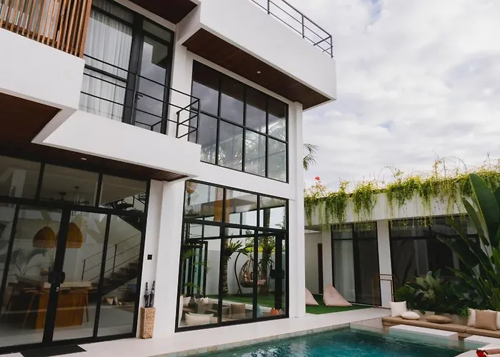 Woody Pererenan Villa